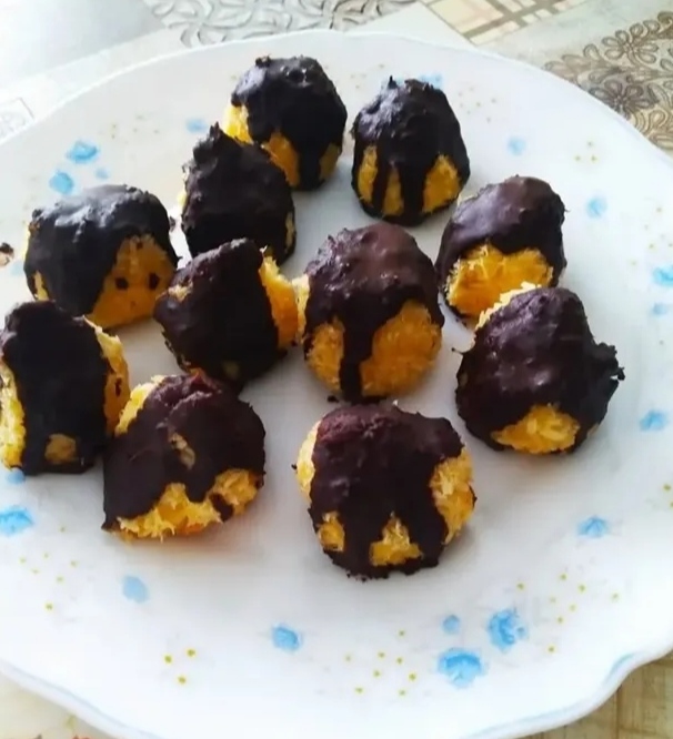 Coquitos bañados con chocolate