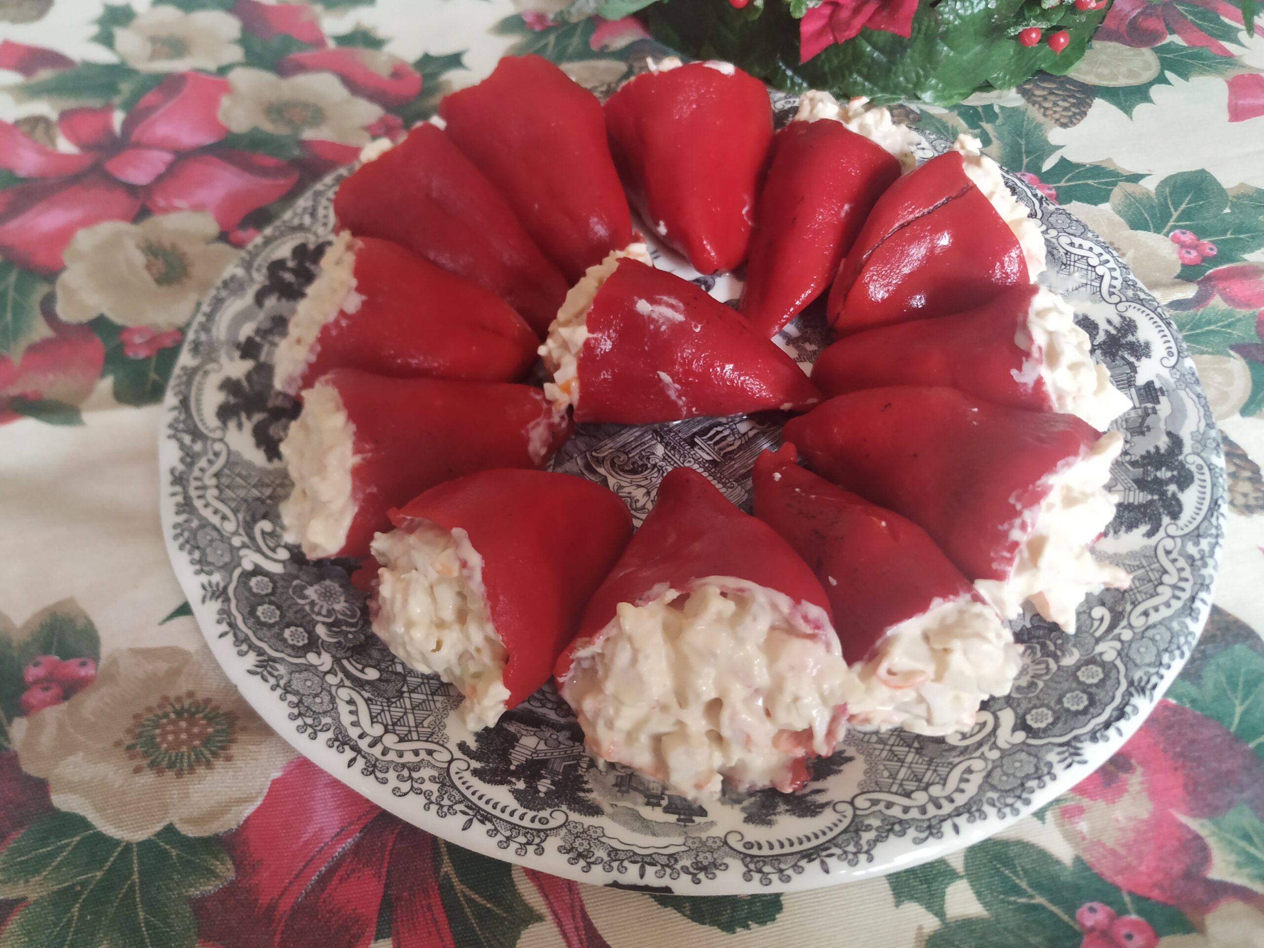 Pimientos del Piquillo rellenos de Mariscos