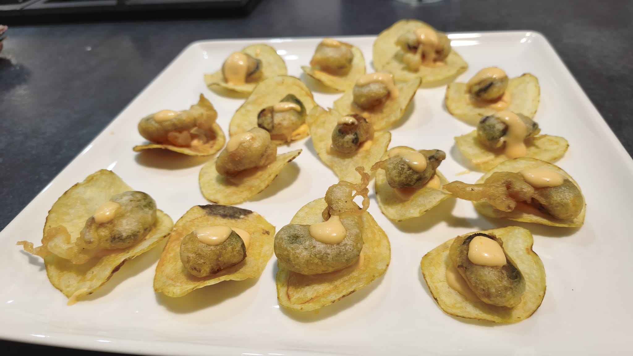 Mejillones en tempura y escabeche