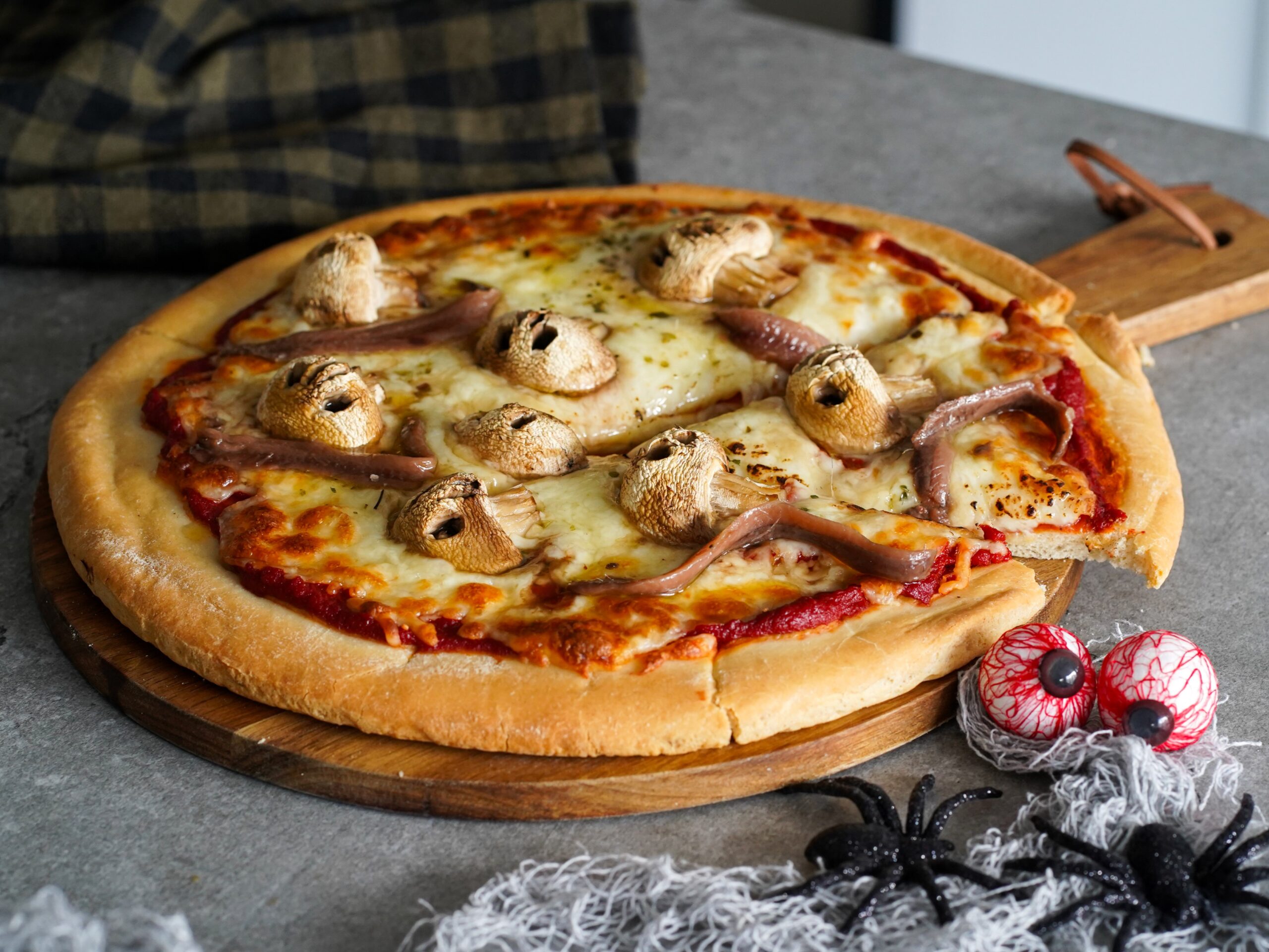 gadisa pizza champinones anchoas portada scaled