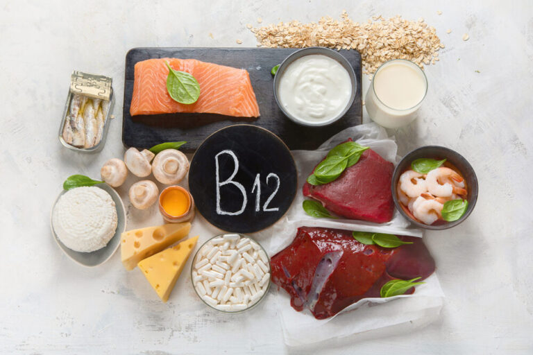 ¿Qué es la vitamina B12 y para qué sirve?