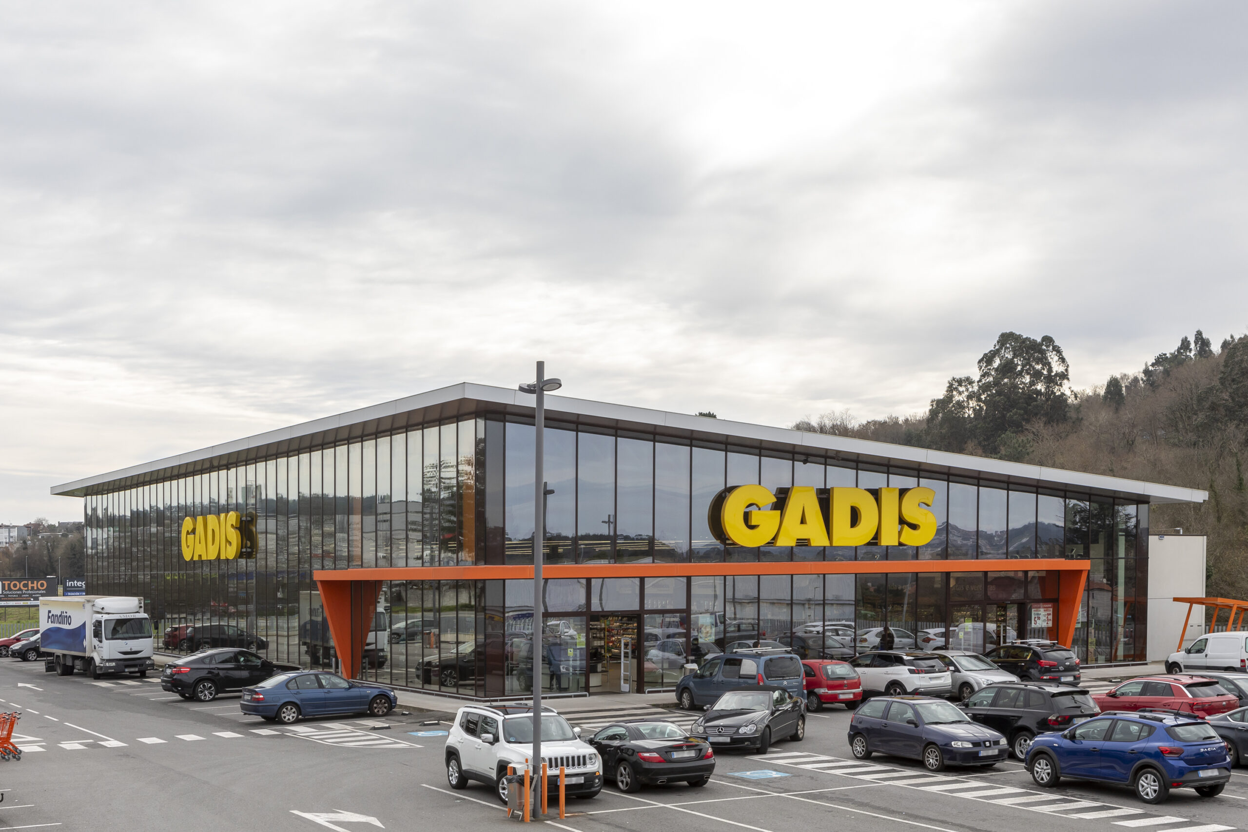 supermercados gadis abiertos el 15 de agosto de 2025